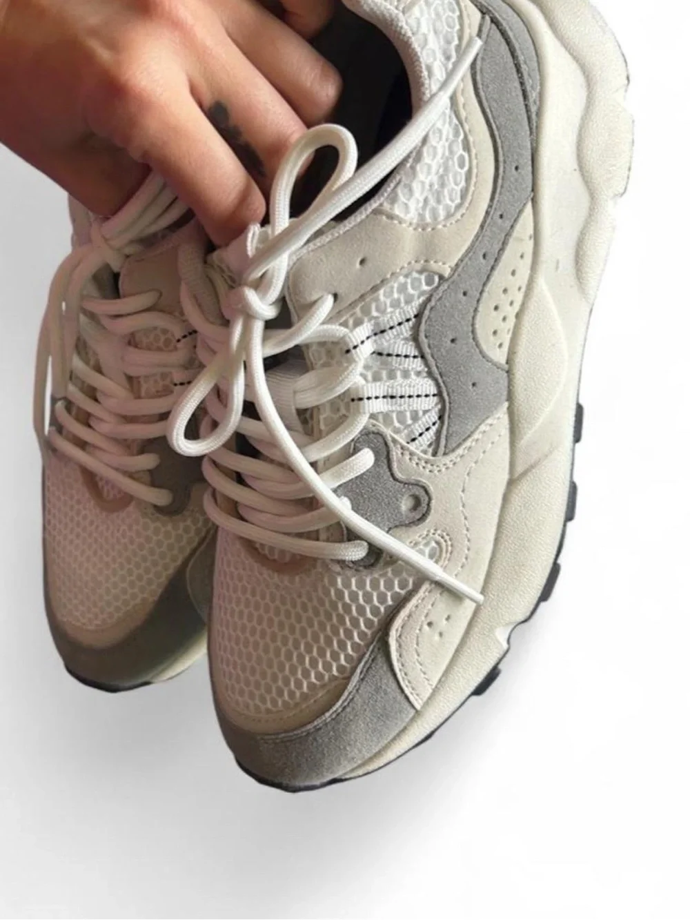 LOFT Versa Women's Neutral White and Gray Chunky Trainer Sneakers